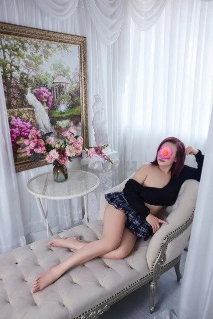 Ngọc Linh - Tình Cảm Giá Sale Sập Sàn, Body Top Ten Phân Khúc