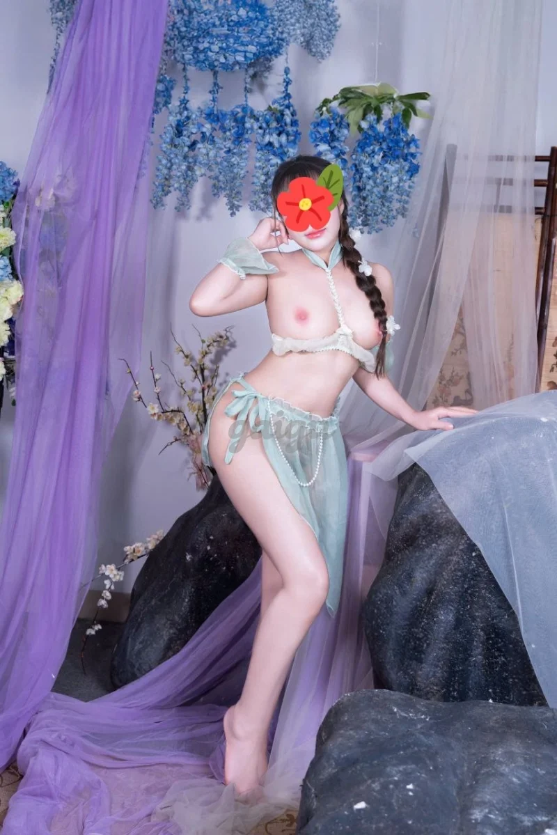 NGỌC ANH XINH ĐẸP DUYÊN DÁNG