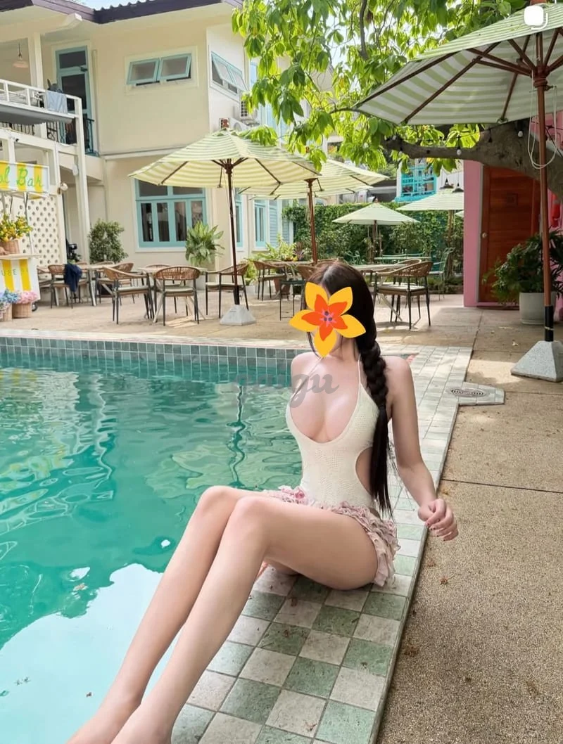 Hot Cave hạng sang kim anh mặt xinh da trắng, body siêu mẫu 1.000 K