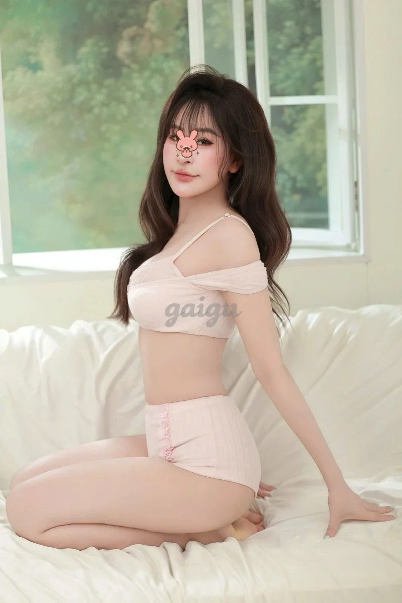 Trang Anh - Girl Xinh Cực Kì Chiều Khách !