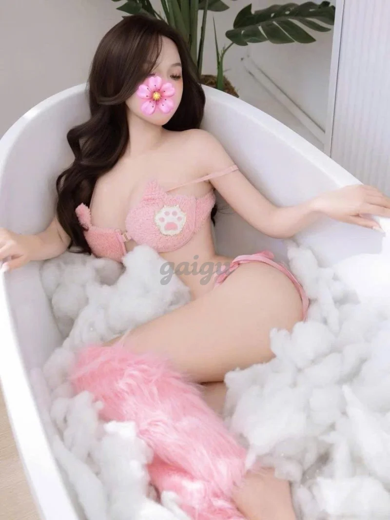 Lan Chi Gái vào nghề chiều anh như người yêu