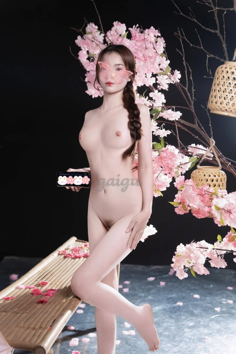 *BÉ TUỆ NHI 2k7 NHỎ NHẮN-XINH XẮN-DỄ THƯƠNG*