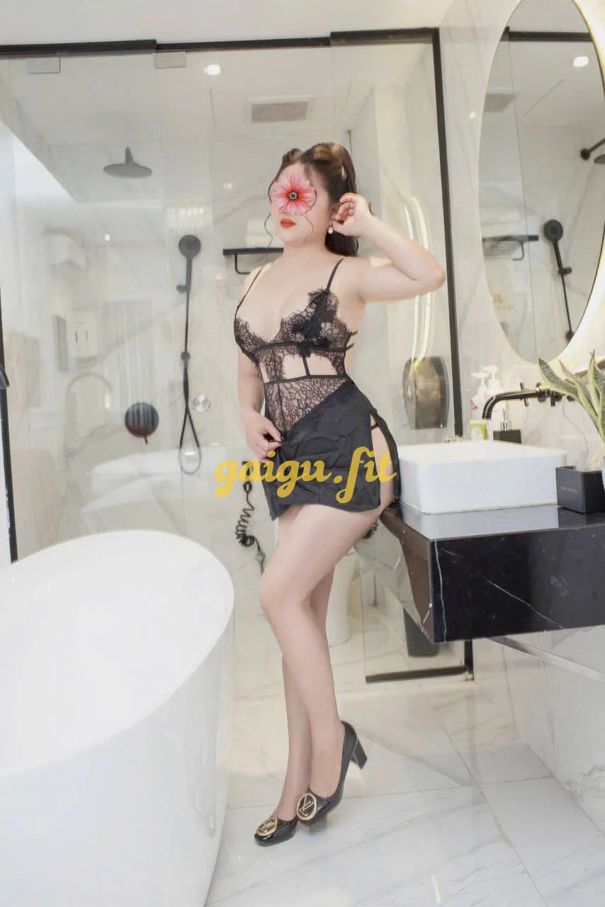 THƯ KỲ _ VÚ BỰ _ MÔNG TO _ BODY NGON _ LÀM TÌNH GIỎI _ HÀNG CỰC DÂM VÀ CHIỀU KHÁCH