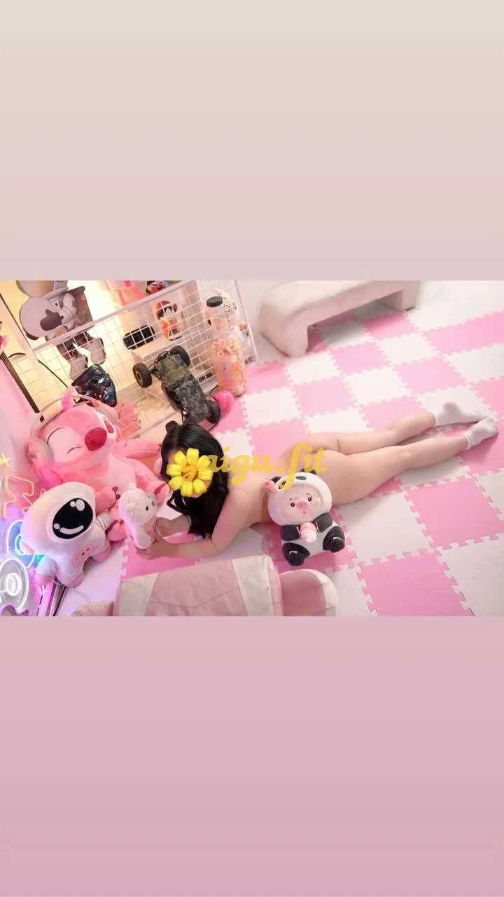 Thảo Vy 2k4 Em gái xinh với body nóng bỏng, làm tình dâm
