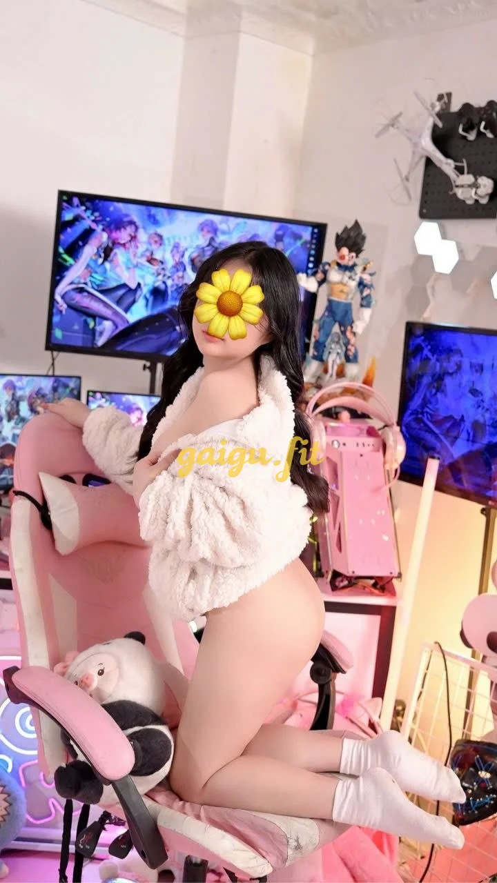 Thảo Vy 2k4 Em gái xinh với body nóng bỏng, làm tình dâm