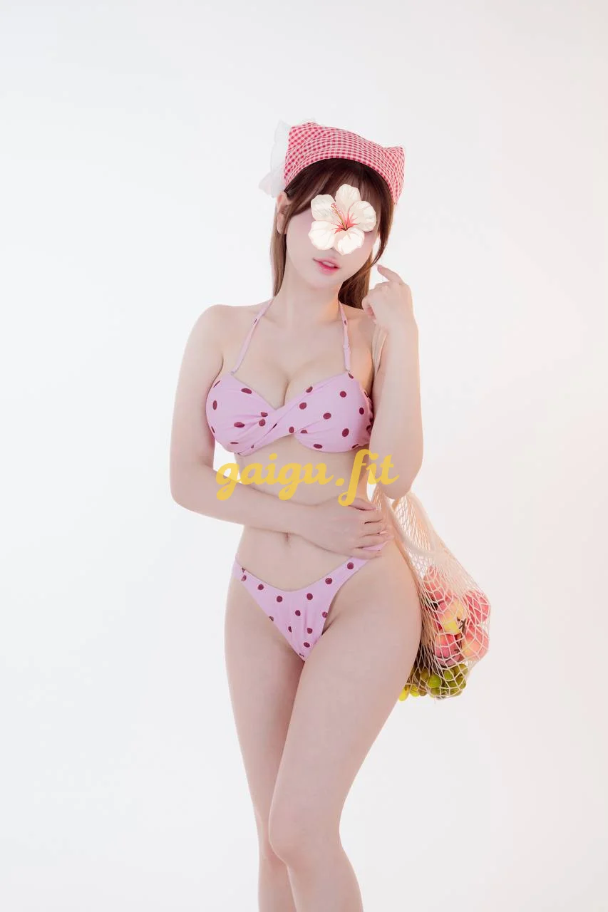 Thu Thủy  em xinh tươi ngoan chiều khách