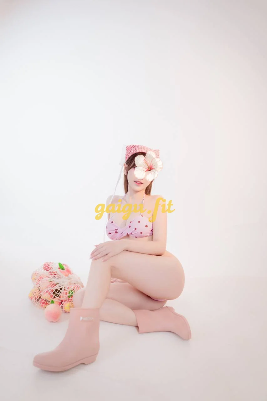 Thu Thủy  em xinh tươi ngoan chiều khách