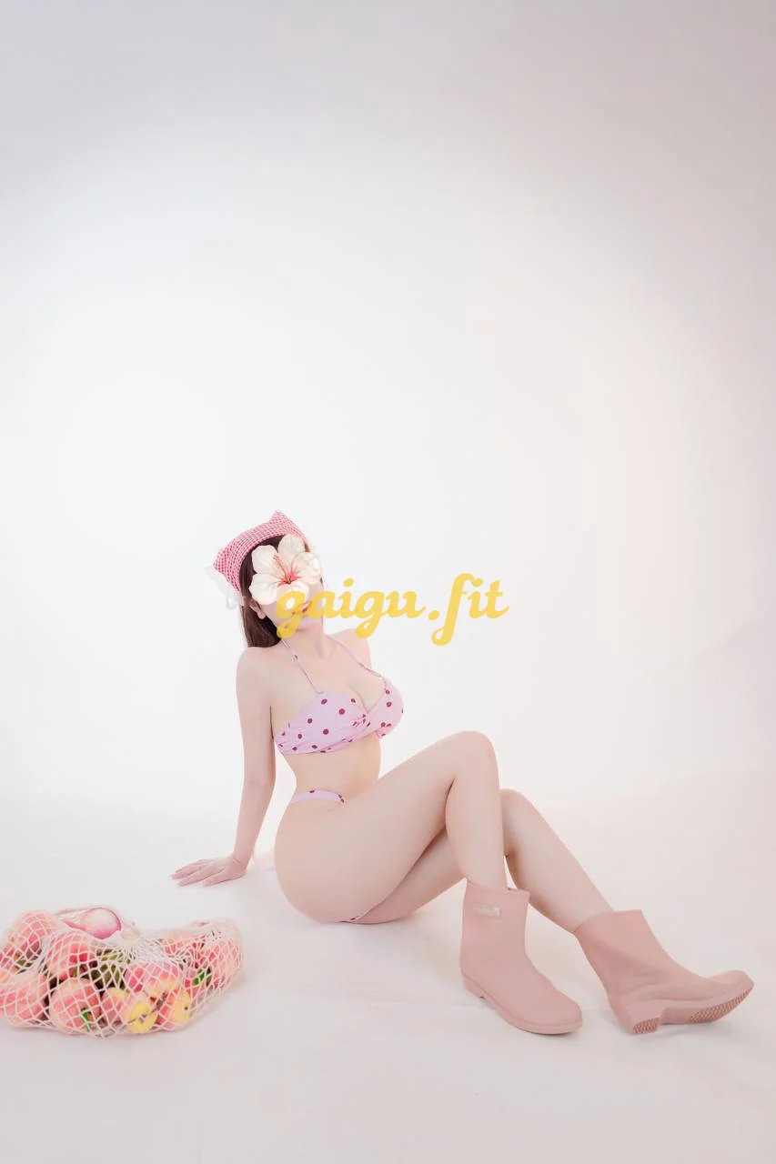 Thu Thủy  em xinh tươi ngoan chiều khách