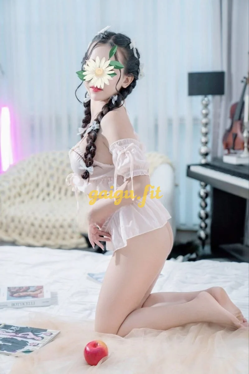 Ngọc Nhi_ da trắng vú khủng vừa hiền lại vừa xinh