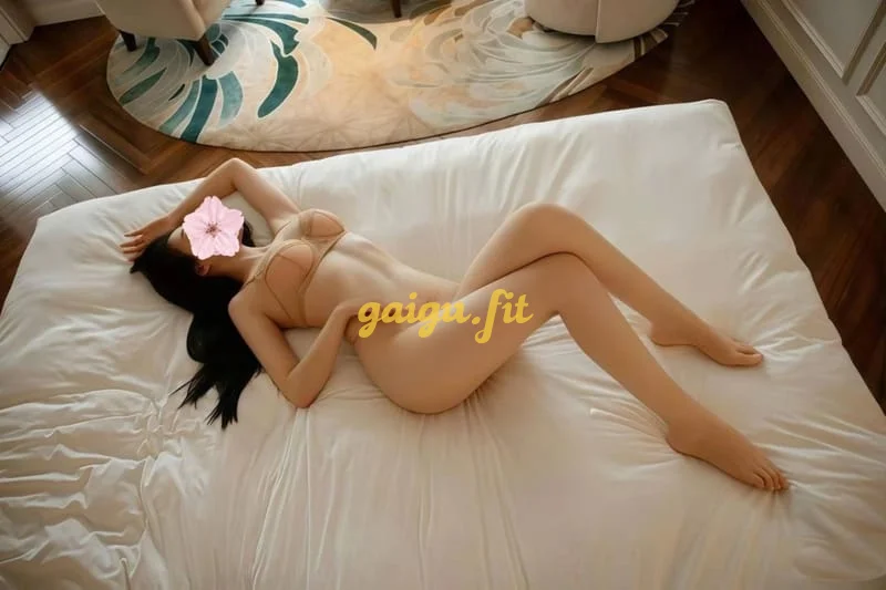 NGỌC HIỀN CÔ EM DỄ THƯƠNG VUI VẺ NHƯ NGƯỜI YÊU