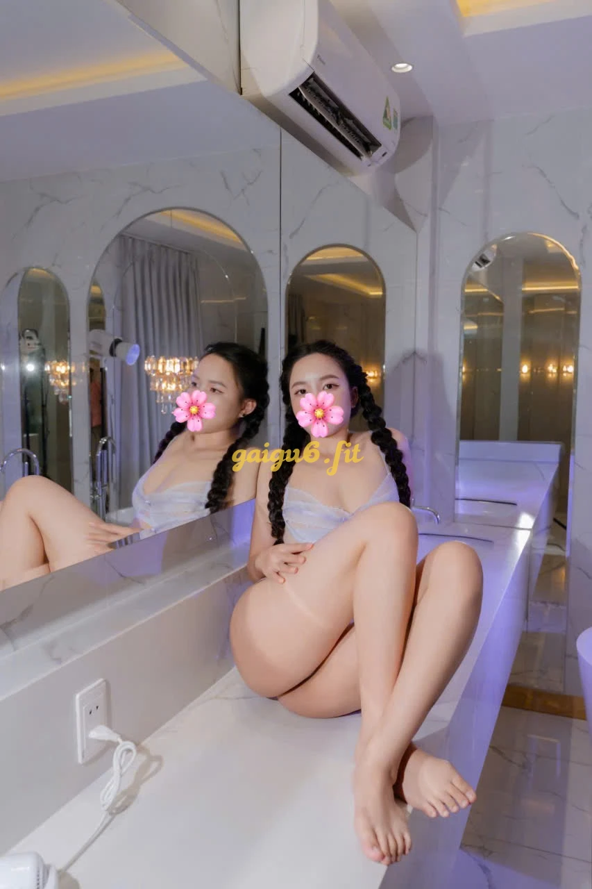 Trang moon ❤️ 2k3 Gái Đẹp Cực Xinh, Và Non,Body Tuyệt Đẹp