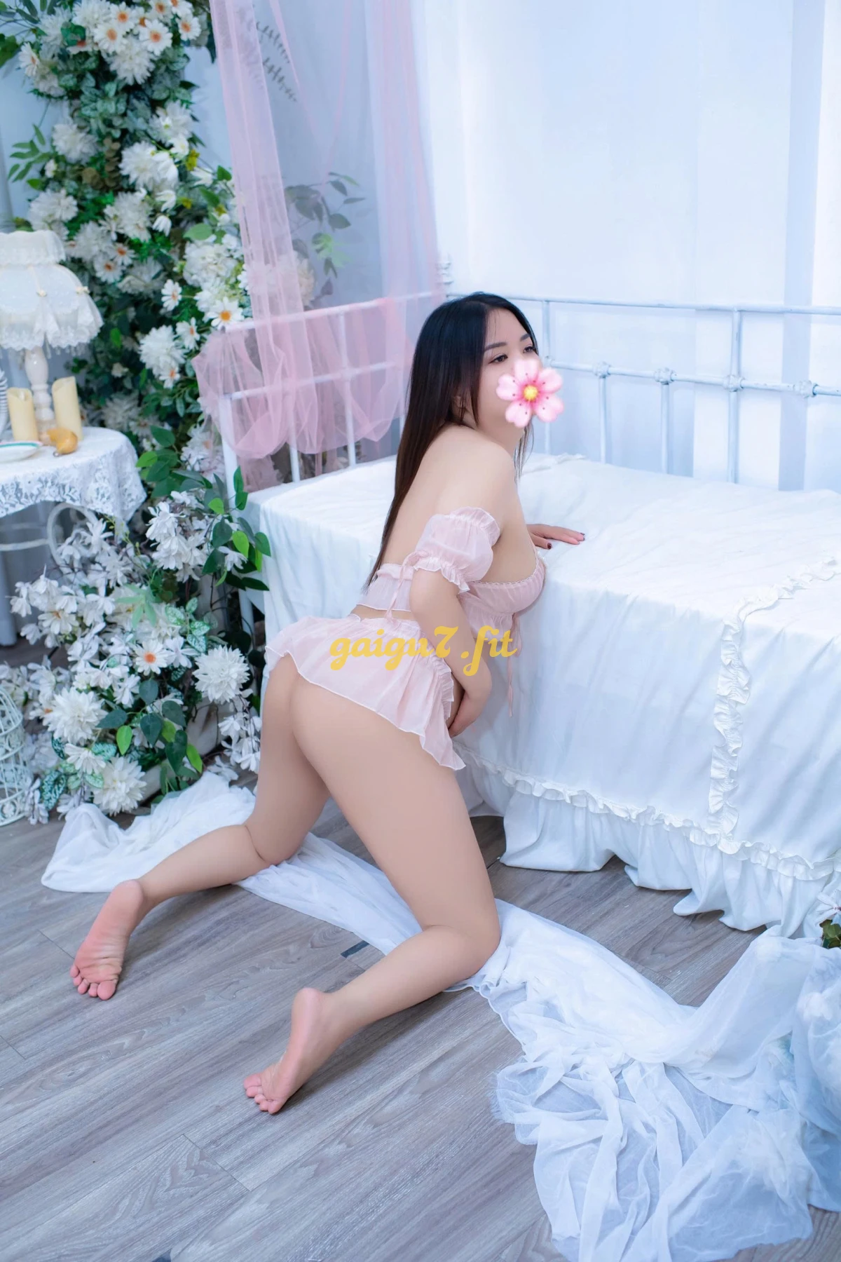 YẾN NHI DA TRẮNG - MẶT XINH - HÀNH TÌNH CẢM CỰC CHIỀU KHÁCH GỬI ĐẾN AE
