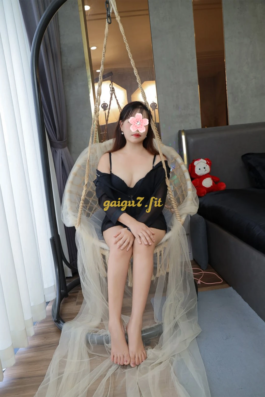 Gái dâm Thủy Tiên bj sướng phục vụ nhiệt tình