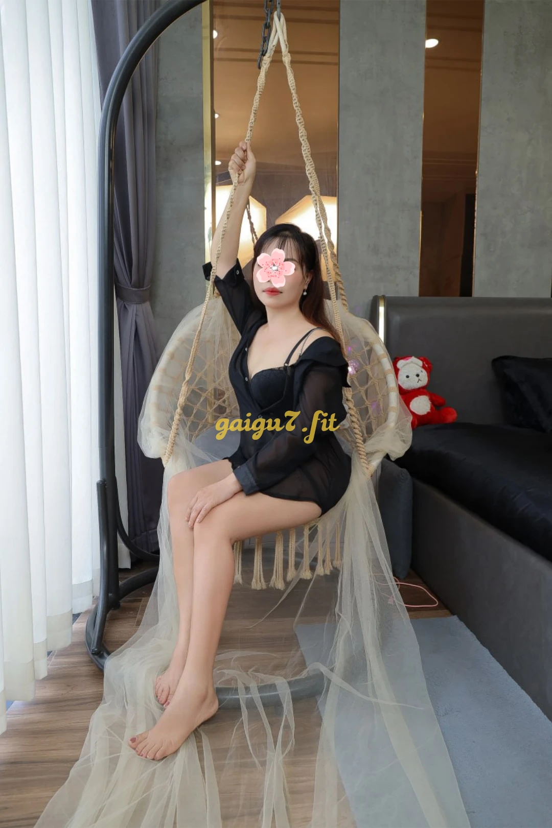 Gái dâm Thủy Tiên bj sướng phục vụ nhiệt tình