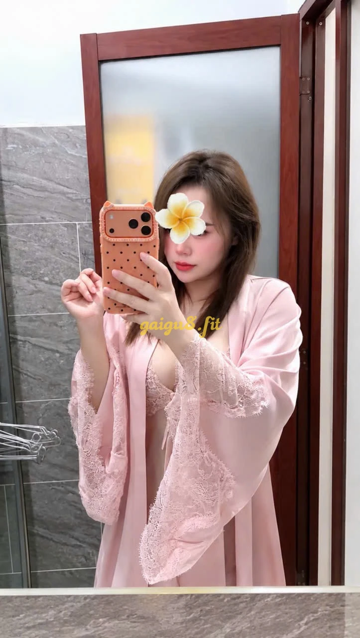 .Tú Linh 🌸 hàng chiều chuộng, ngoan xinh , nhiệt tình.
