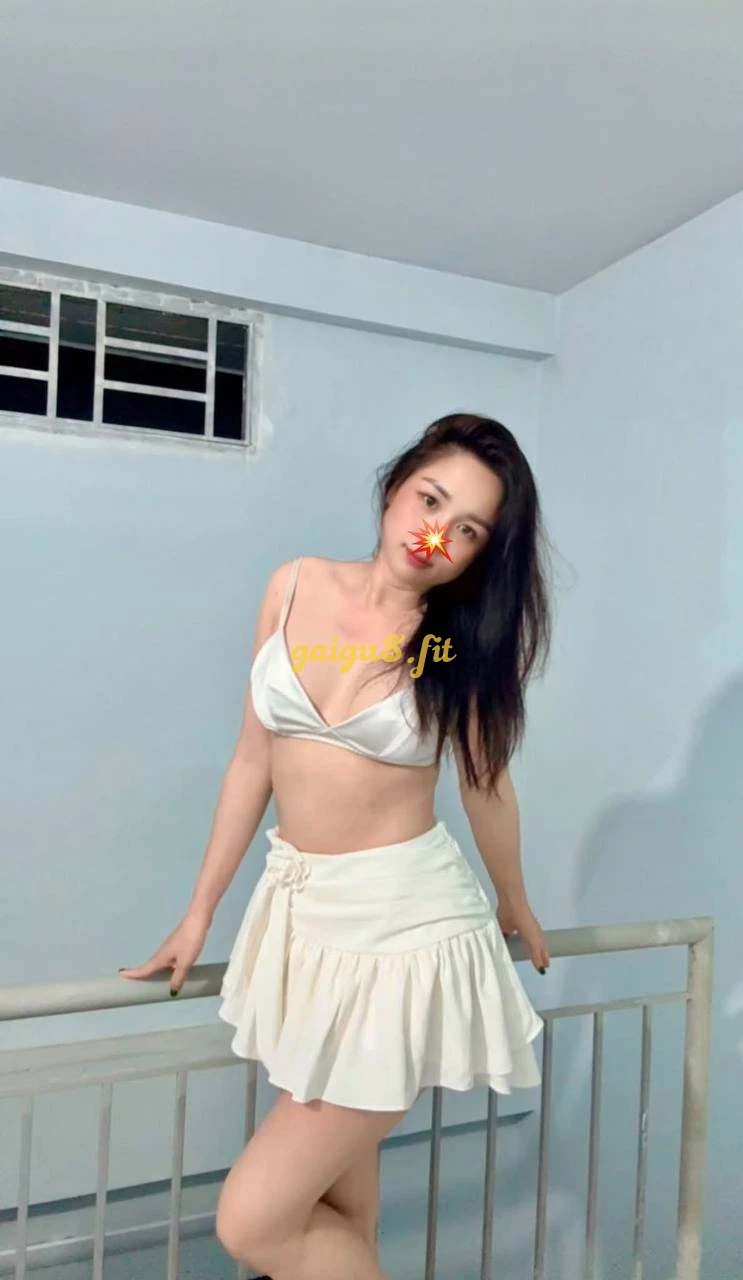 Quỳnh Anh_siêu mẫu vô cùng xinh đẹp với quả body căng đét