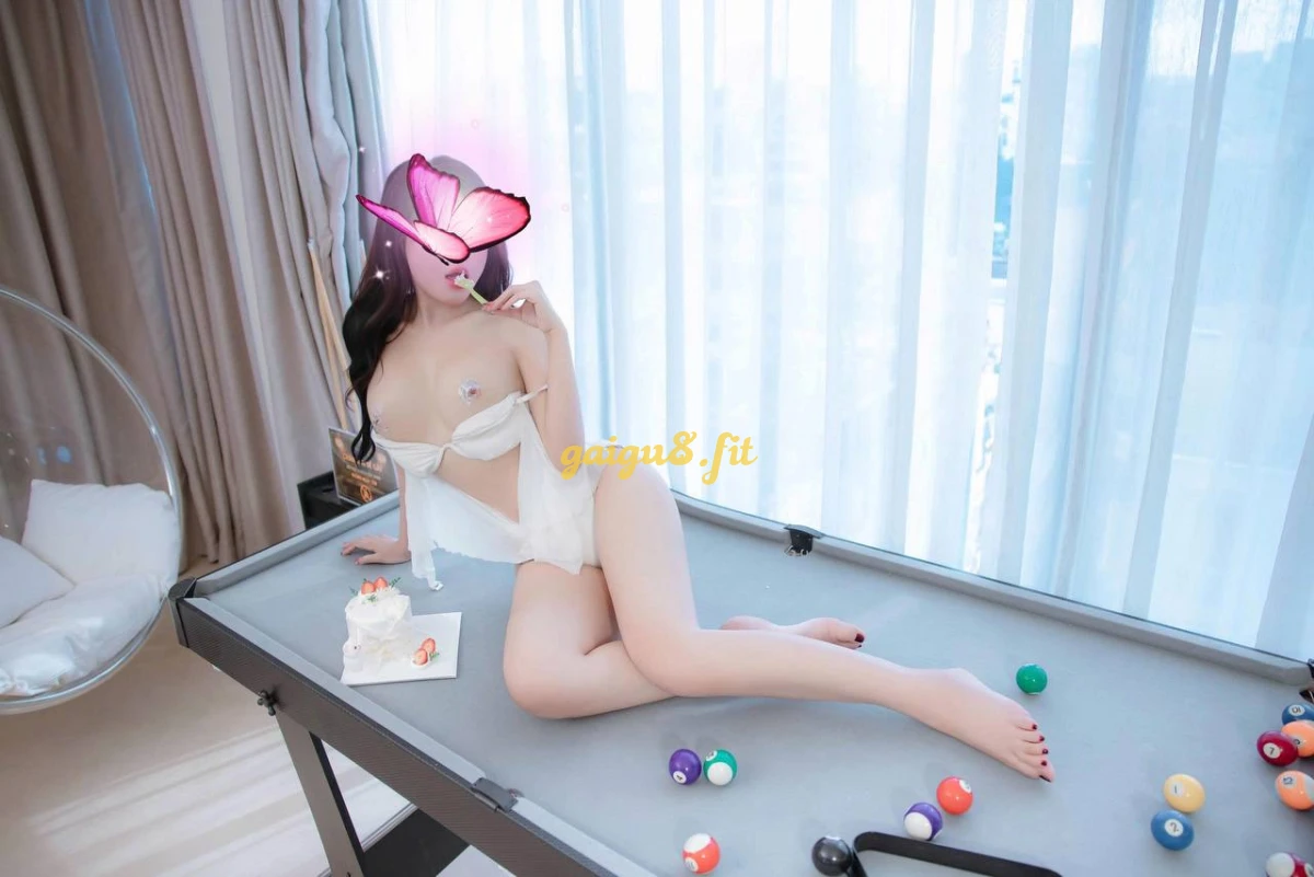 BABY THU HƯƠNG XINH TƯƠI CHIỀU KHÁCH NHƯ NGƯỜI YÊU