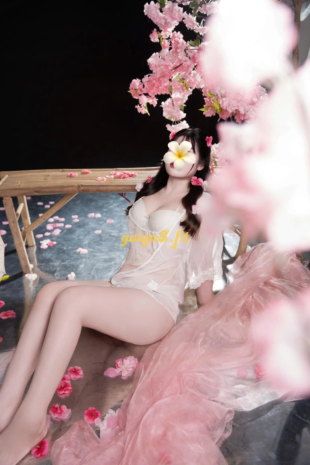 Tuyết Nhi:HÀNG SIÊU NGON, DA TRẮNG , DÁNG XINH BÚ LIẾM CỰC PHÊ