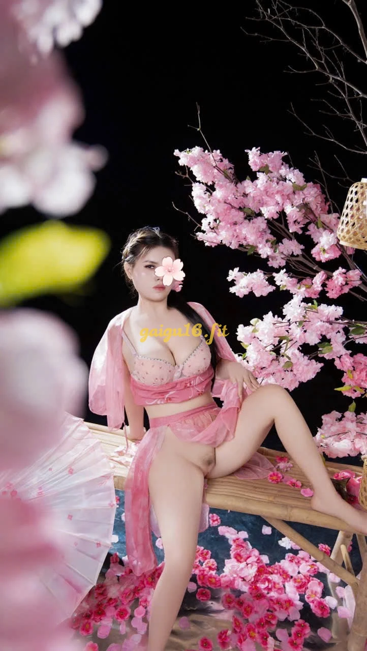 Phương Trinh:Dâm nữ vú to tình cảm - Dễ thương ngọt ngào