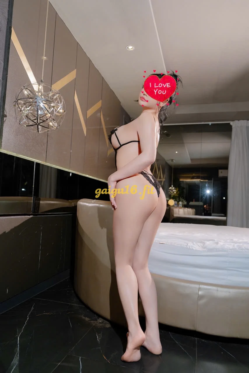 TINA 🌸🌸🌸- GÁI MIỀN TÂY VẺ ĐẸP RẠNG NGỜI - VÚ TO MÔNG MẨY