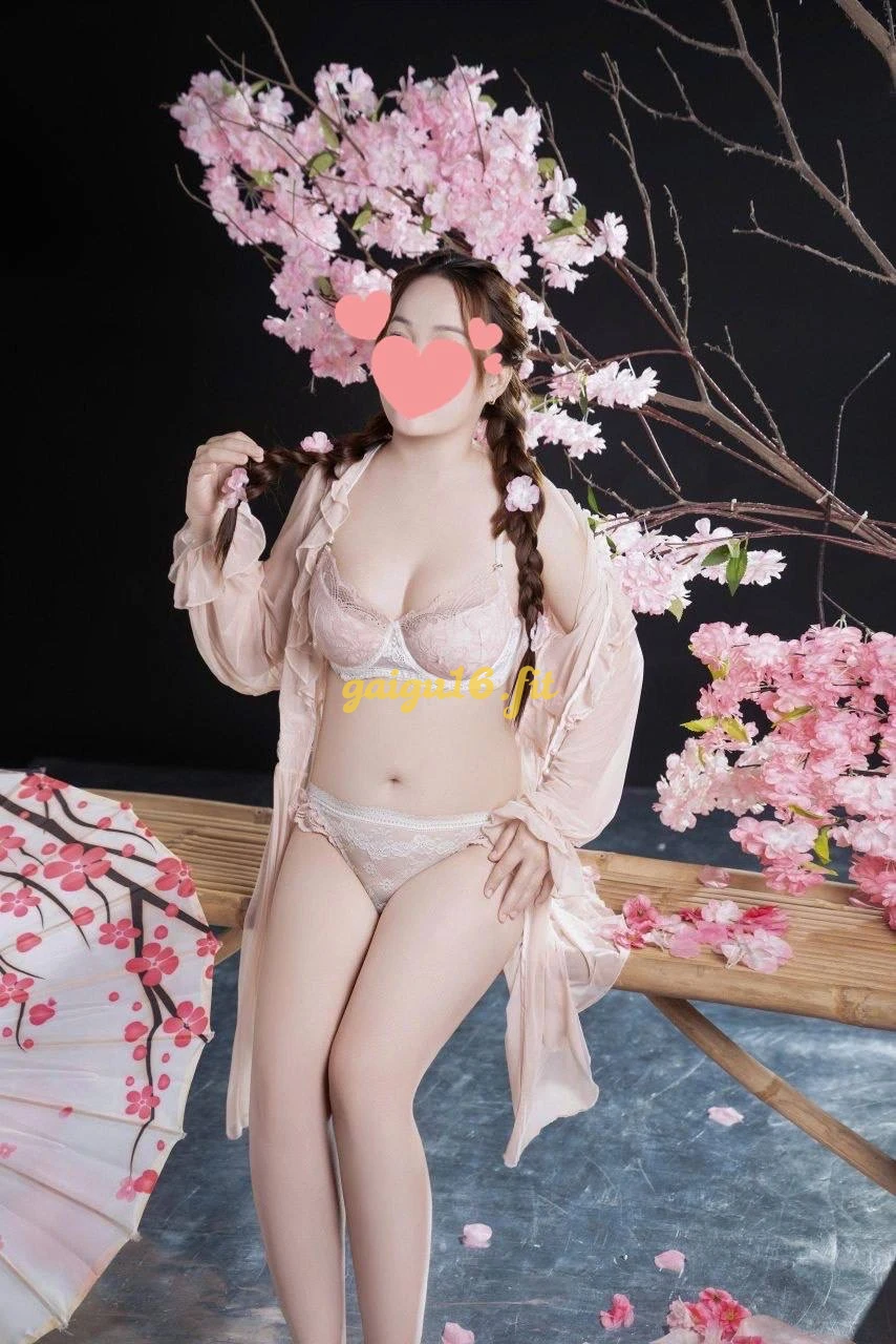 QUỲNH NHƯ GÁI MIỀN TÂY  BÍM ĐẸP NON BẤT NGỜ CHƠI SƯỚNG CU