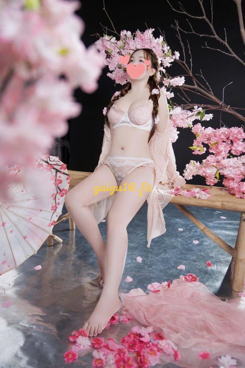 QUỲNH NHƯ GÁI MIỀN TÂY  BÍM ĐẸP NON BẤT NGỜ CHƠI SƯỚNG CU