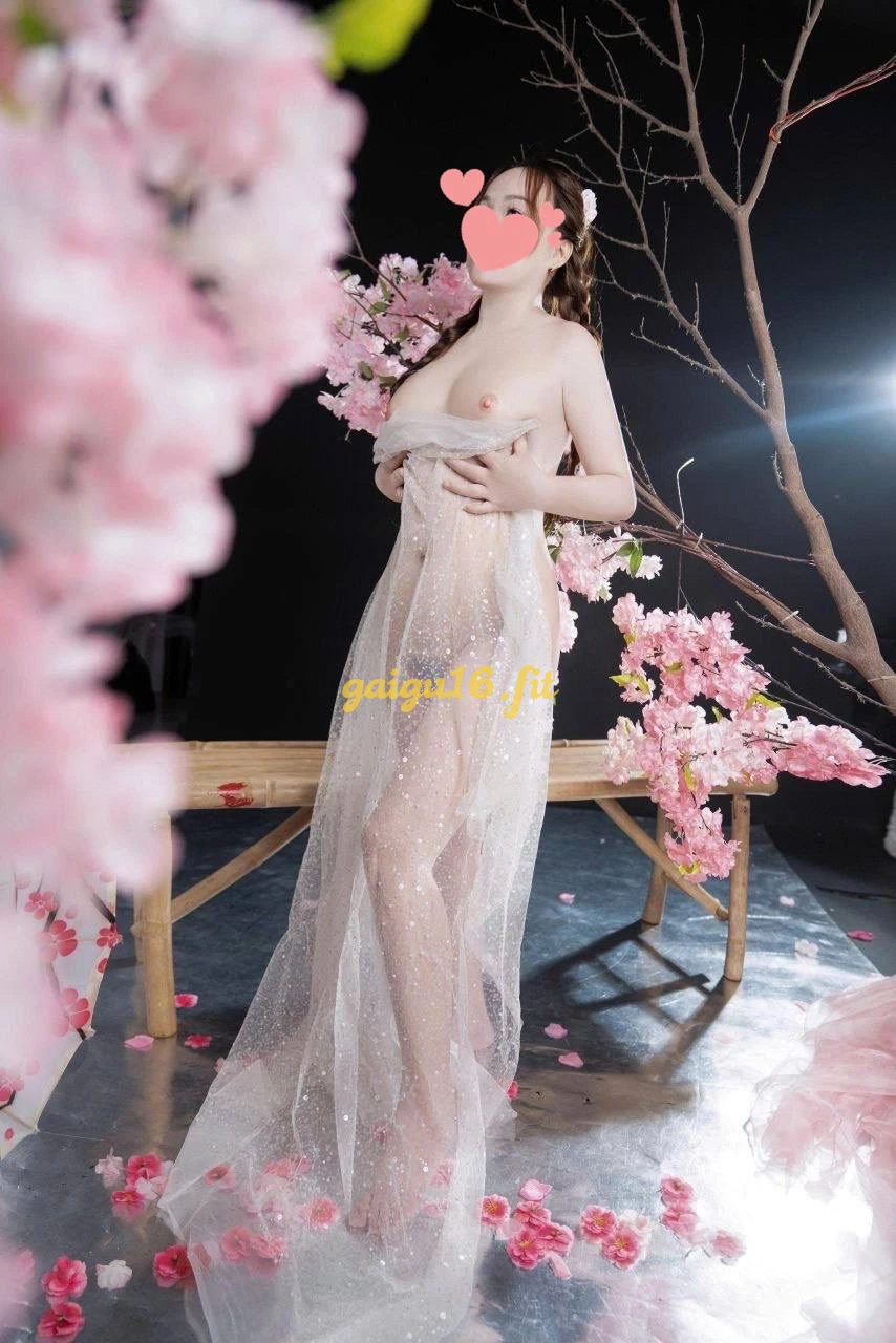QUỲNH NHƯ GÁI MIỀN TÂY  BÍM ĐẸP NON BẤT NGỜ CHƠI SƯỚNG CU