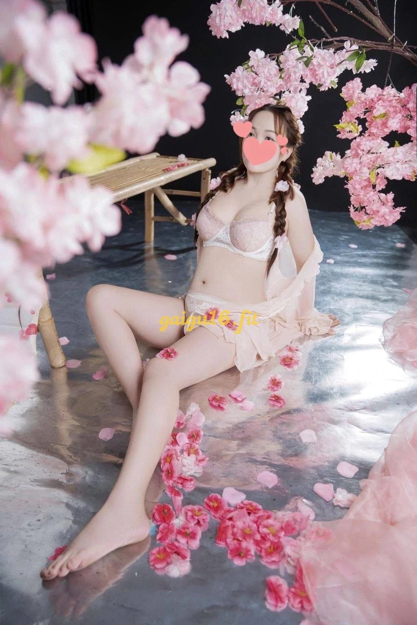 QUỲNH NHƯ GÁI MIỀN TÂY  BÍM ĐẸP NON BẤT NGỜ CHƠI SƯỚNG CU