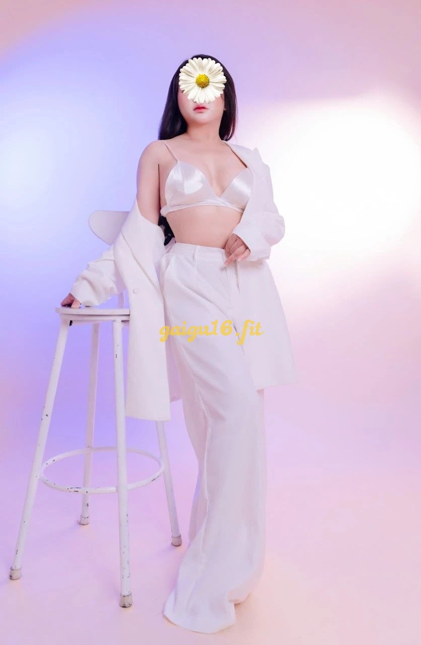 Reup Bé Ngân - Body Căng Mọng , Gợi Cảm Sexy , Siêu Dâm Đãng