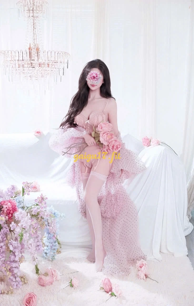 [MẪU ẢNH] THỤC TRINH - NÉT ĐẸP KHUÔN MẪU AI CŨNG PHẢI NGOÁI NHÌN