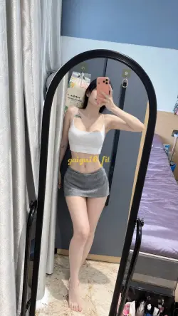 HOTGIRL LINH LAN  CUTE XINH VÚ BƯỚM NON TƠ LỒN BÓT LÀM TÌNH PHÊ CHIỀU KHÁCH