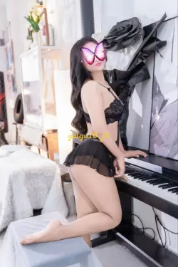 Ngân Khánh_ Gái ngoan chiều khách, làm tình giỏi